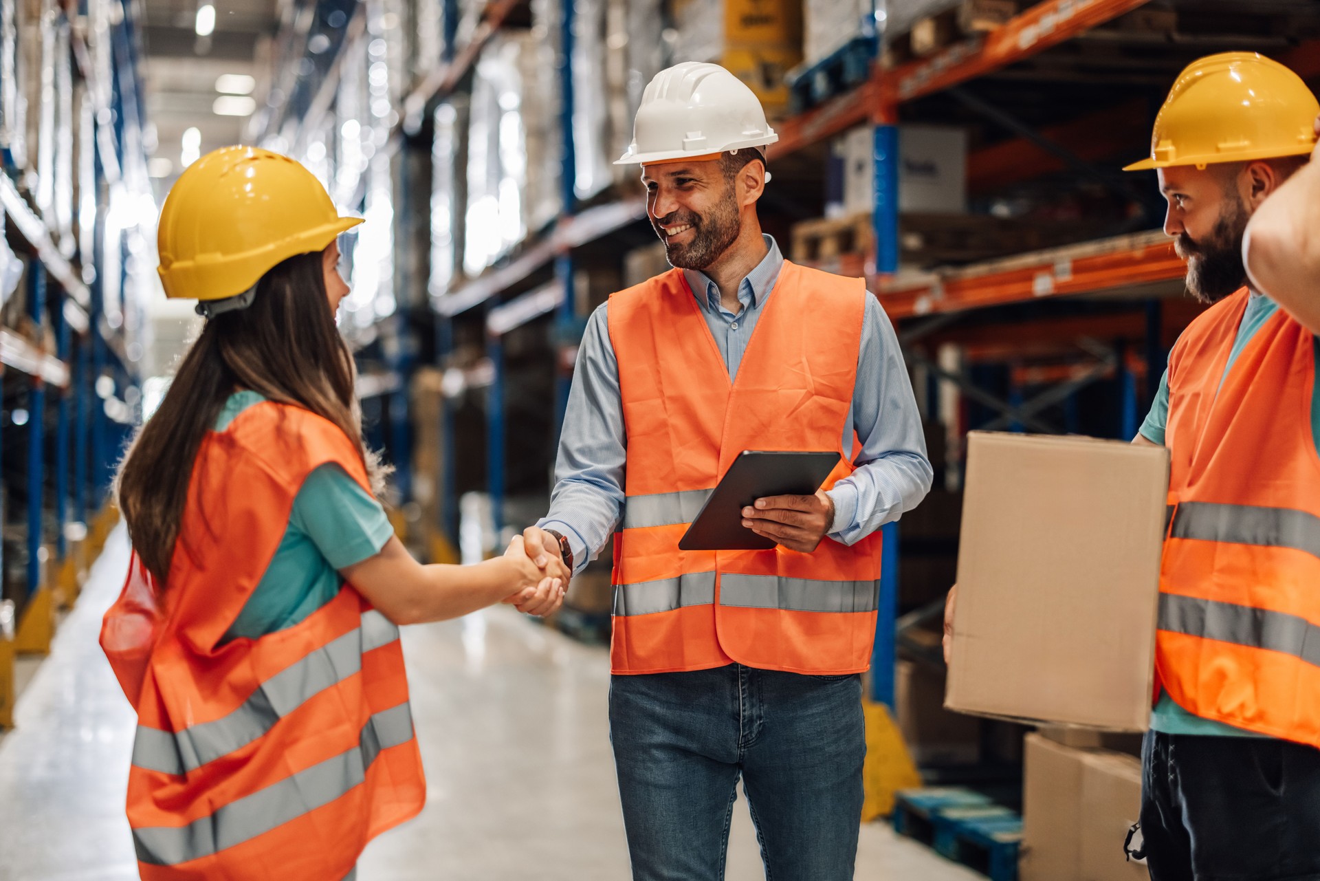 Handshake of agreement seals new warehouse collaboration